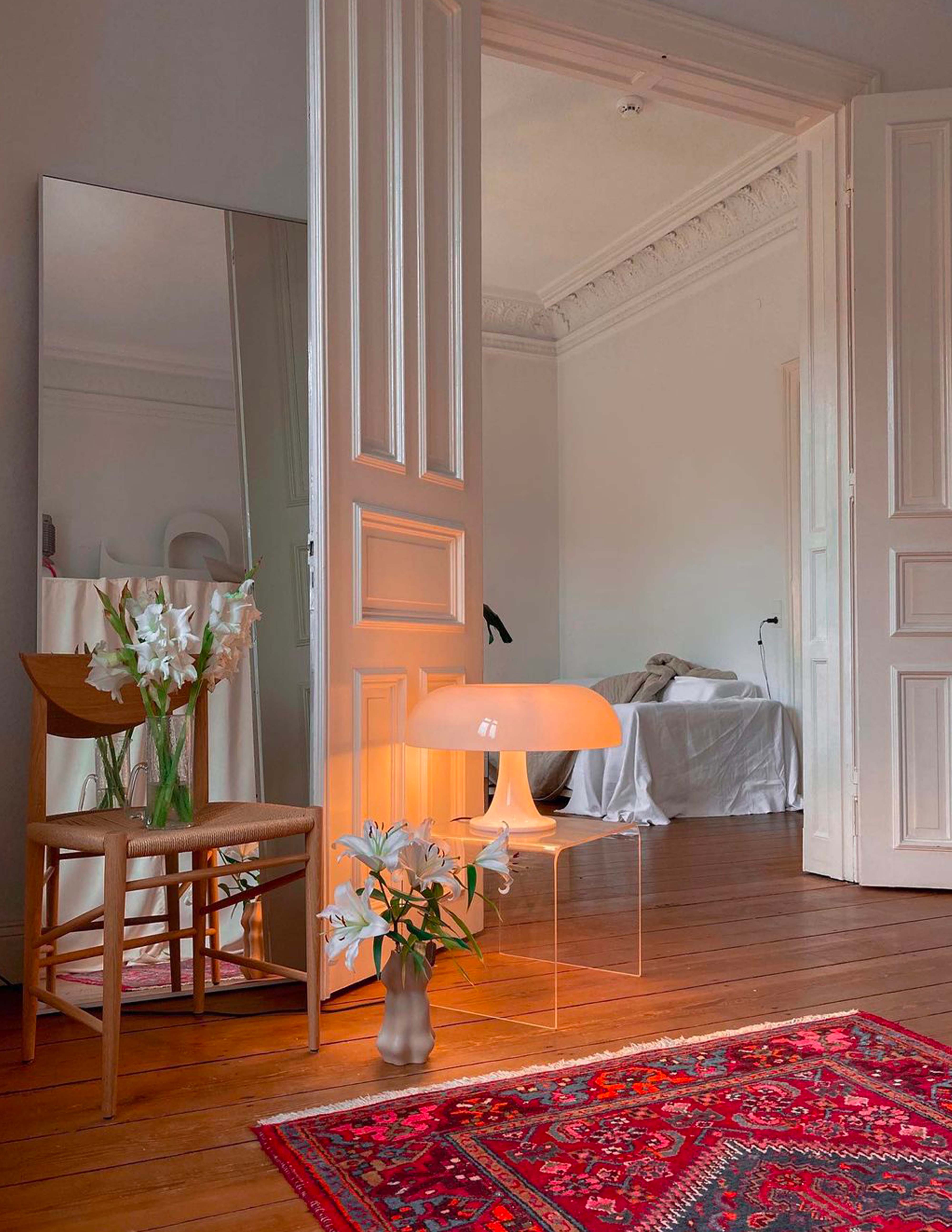 Iconic Lampe Nesso : coup de projecteur sur la lampe de Giancarlo Mattioli