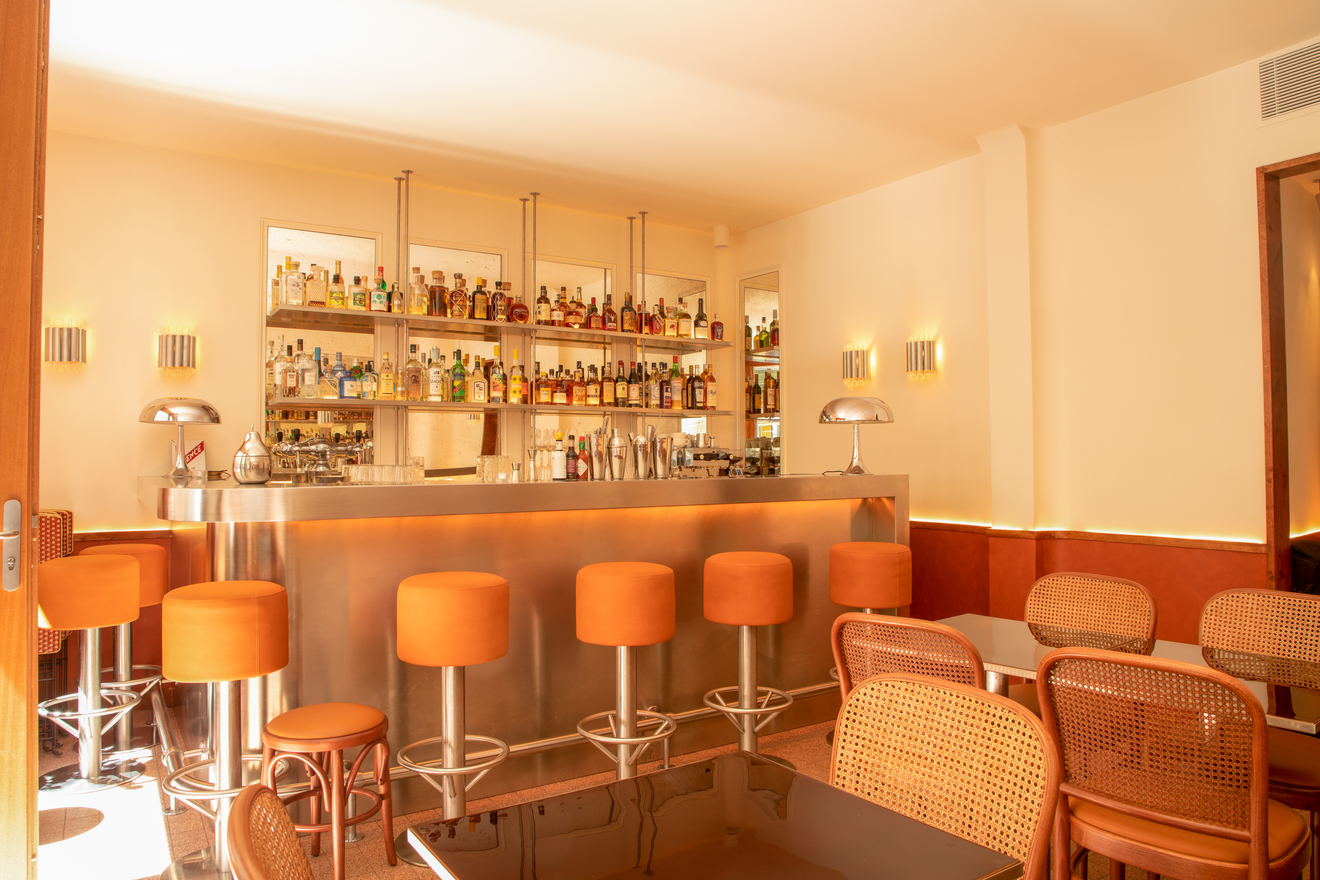 Le restaurant et bar à tapas basques HIRU Paris Montmartre