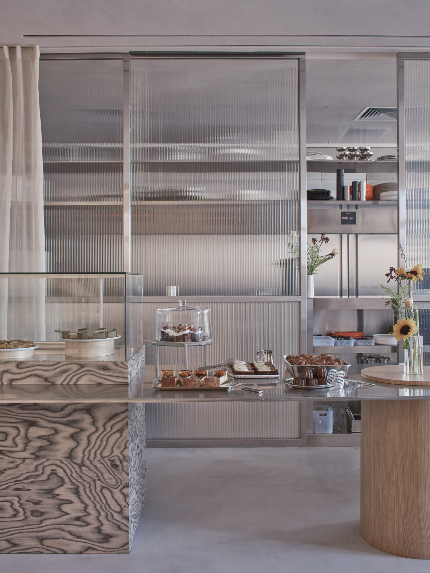 7 ways to partition with glass